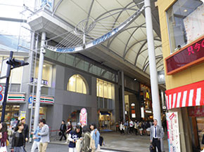 キレイモ広島本通店へのアクセス2（本通り商店街の入り口）